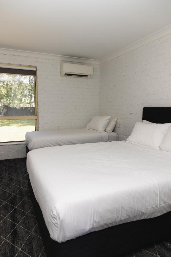 Lakeview Motel 3*
